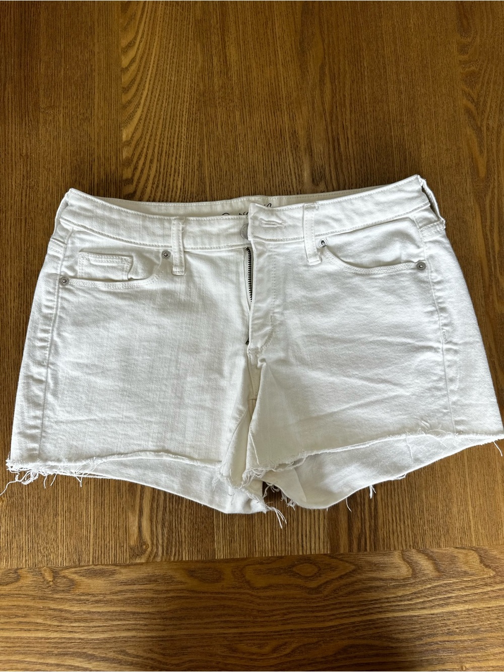 Universal Thread White Cutoff Denim Shorts - Mid-rise Midi - 4” inseam